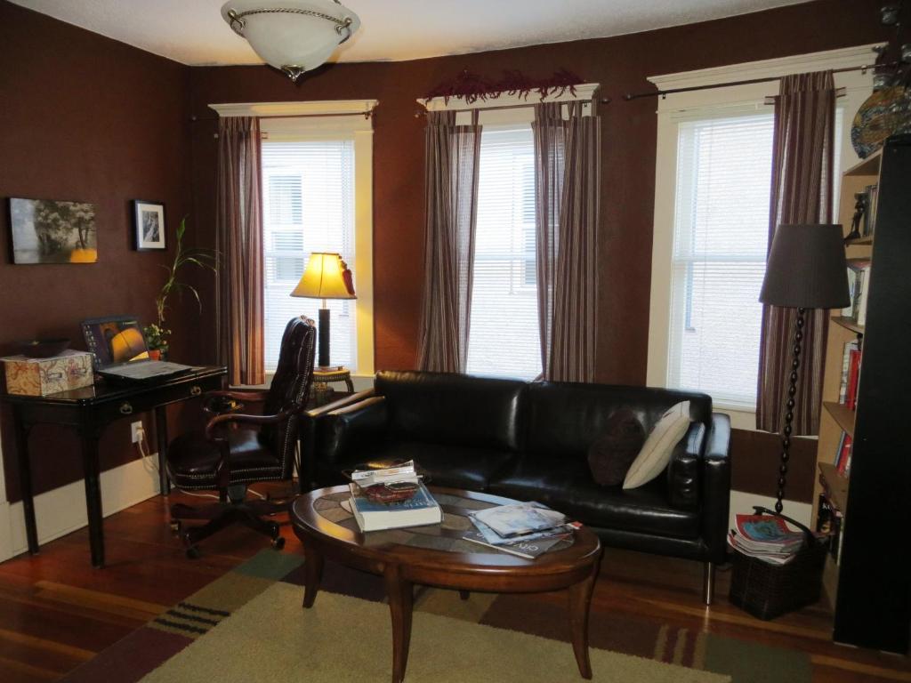 River Lee Executive Bed And Breakfast YYC Exterior foto